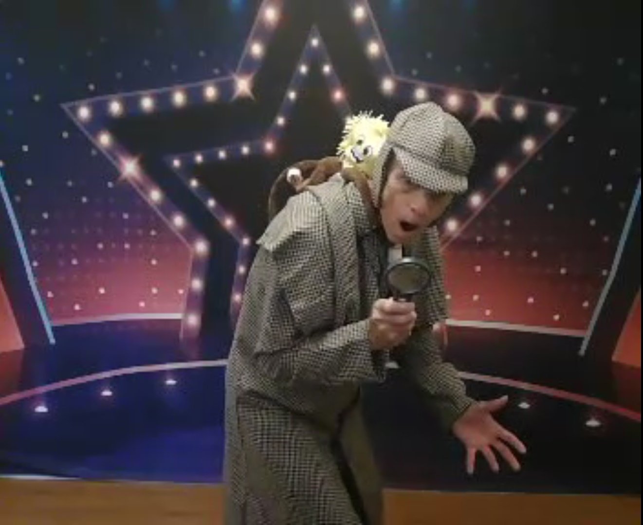 Deductioner-and-his-Monkey-Sunshine